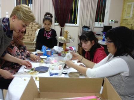 EFXINOS.LESXI.XARIESSAS.GYNAIKA.8.3.2016.17