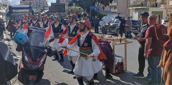 MOMOGEROI.AGIOS.MAYBRH.THALASSA_2.jpg