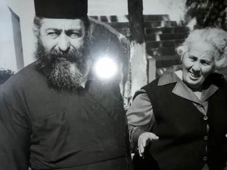 PAPA.MANOLHS.KYRIAKH.FOTIADOU