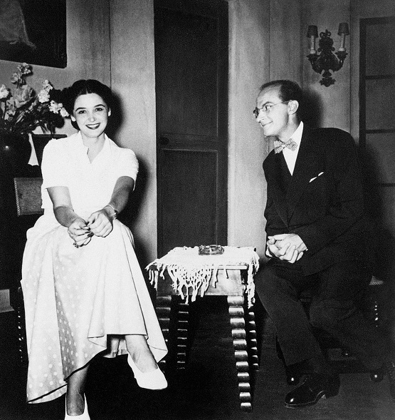 PSATHAS.DHMHTRHS.HLIOPOYLOS.SYNODHNOY.MIKROI.FARISAIOI.1954.14 7