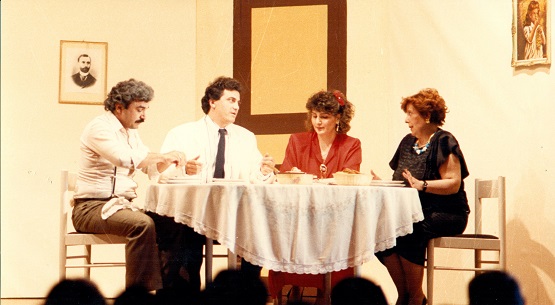 PSATHAS.ARGONAFTAI.KOMNHNOI.NTYSELDORF.1988.STRABOXYLO.THEATRO.08 4