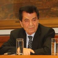 Ο Νίκος Κωνσταντινίδης* για το βιβλίο του «Ηλιαχτίδα μέσα από τα χαλάσματα»